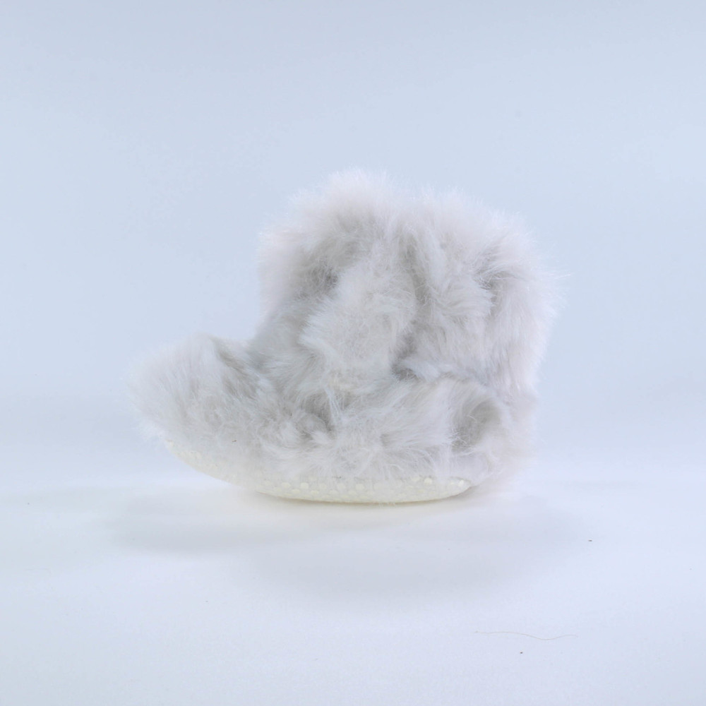 Restoration Hardware Girls White Fur Slippers size: 1-3